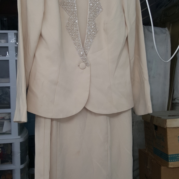 FORMAL DRESS - Picture 3 of 4